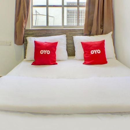 Oyo-90028拉古拉酒店 新山 外观 照片