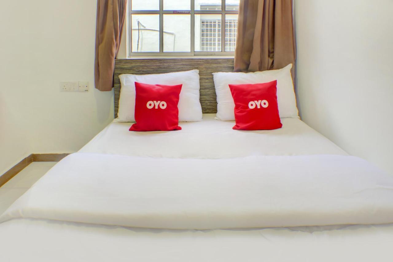Oyo-90028拉古拉酒店 新山 外观 照片