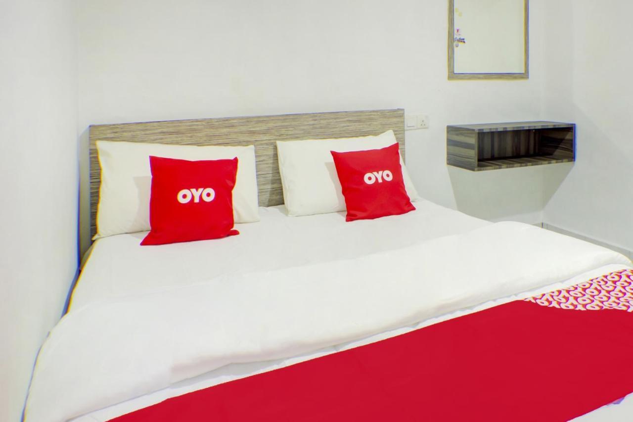 Oyo-90028拉古拉酒店 新山 外观 照片